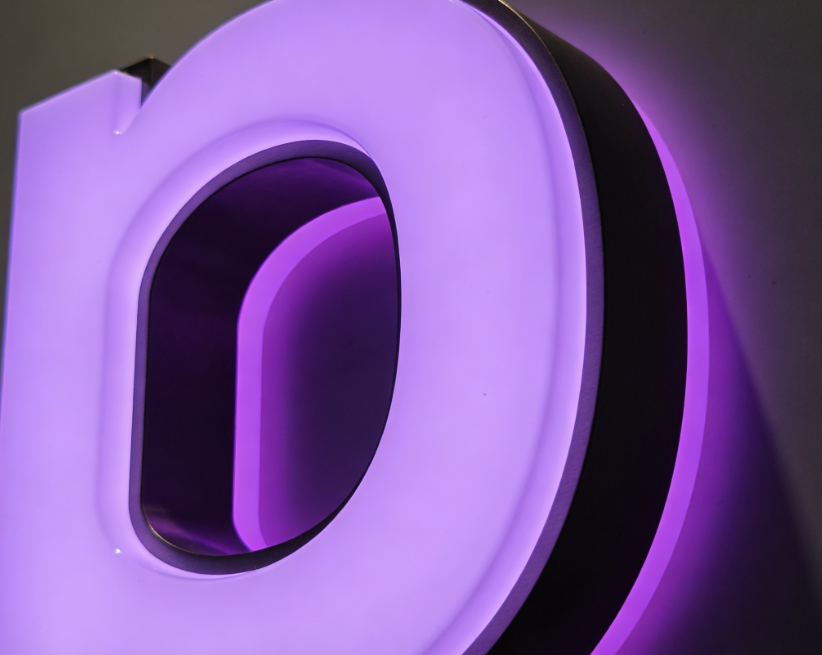 常州誠意廣告：專業商鋪門頭LED發光字制作安裝，點亮您的夜間招牌